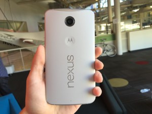 Nexus 6 vs iPhone 6 Plus - behemoth battle