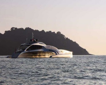 Adastra Superyacht - the long range Trimaran