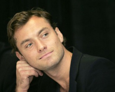 Jude Law to Play the Villain in King Arthur Movie