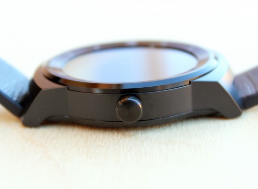 LG G Watch R vs Moto 360: price, specs, features compared