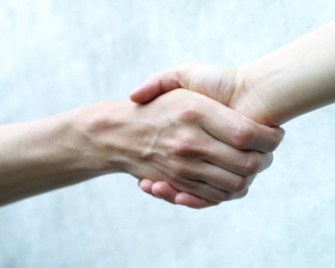 People use handshakes to sniff each other out